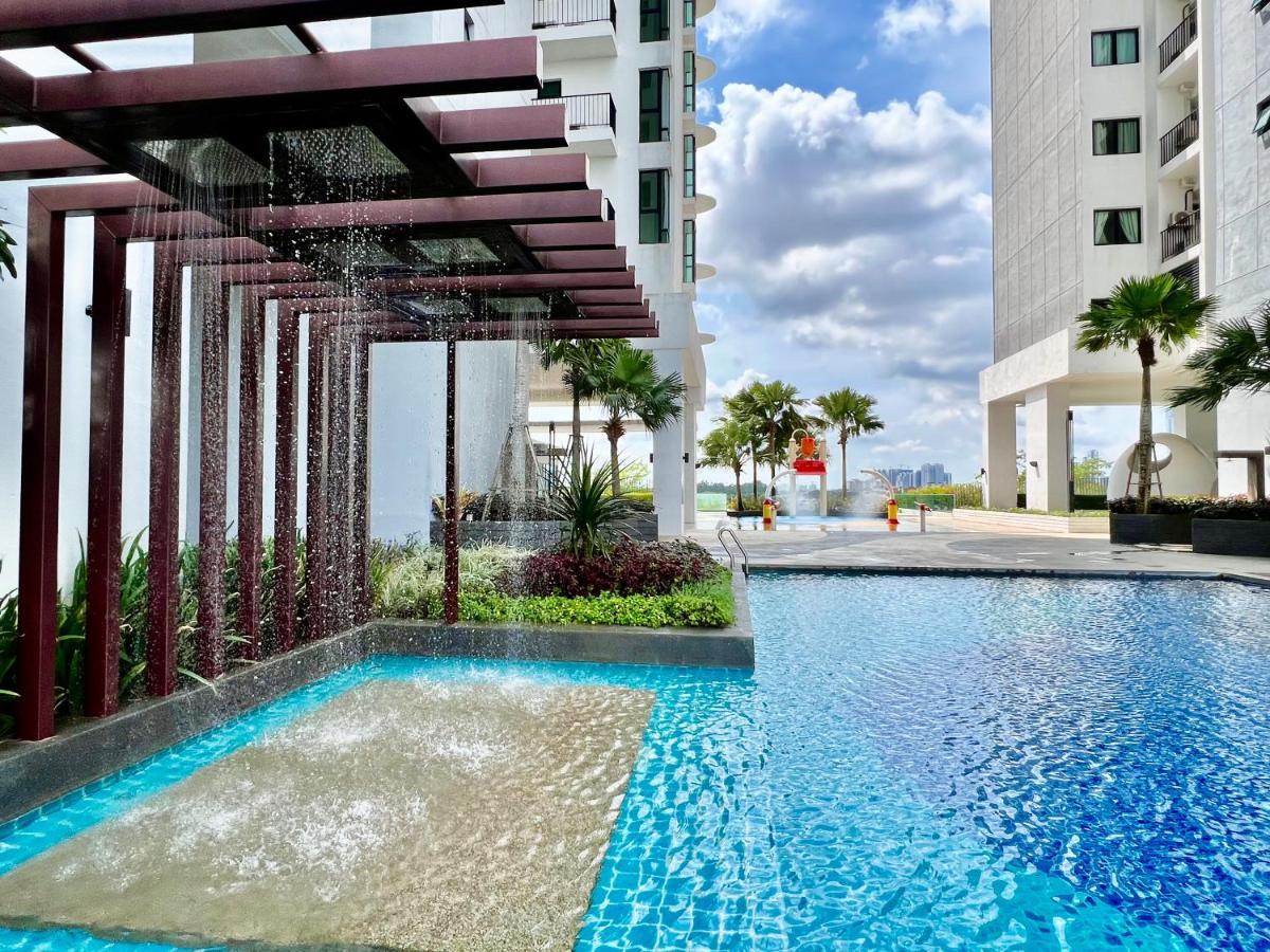 Royale Cottage Midvalley Netflix Pools 4 Pax Johor Bahru Exterior foto